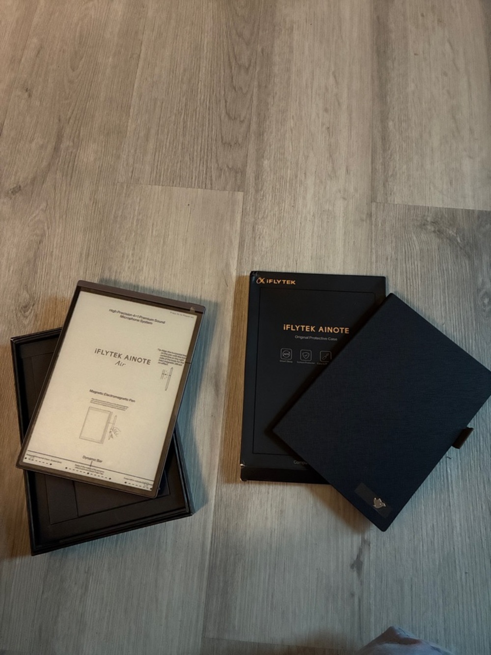 iFLYTEK AINOTE E-Reader with Black Textured Cover